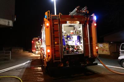 BERGLEN: Kellerbrand in der Klaeranlage - Feuerwehr im Einsatz